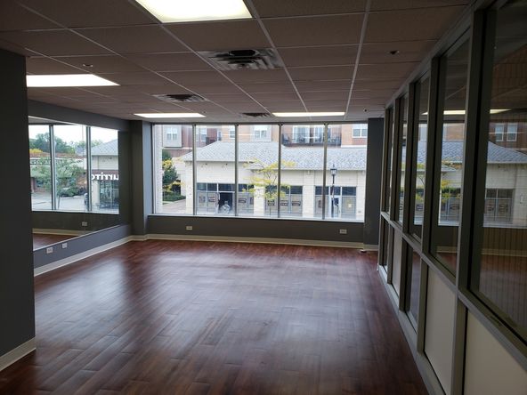 263 N York St, Elmhurst, IL 60126